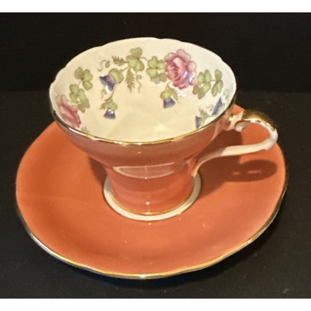 Aynsley Rustic Floral Pembroke Crocus Fluted Cabinet Tea Cup Saucer Bone China‎